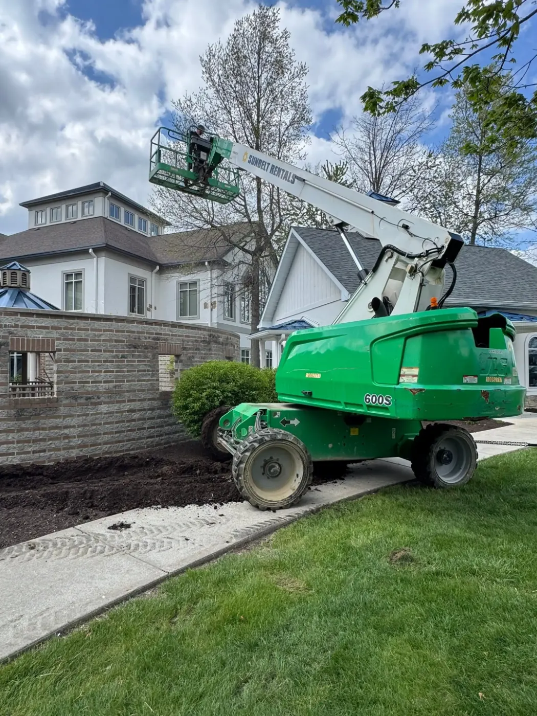 Commercial roof inspection documented in Worthington